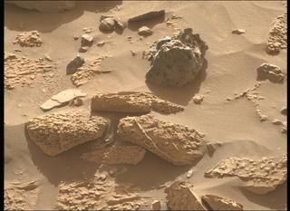 View image taken on Mars, Mars Perseverance Sol 1221: Right Mastcam-Z Camera