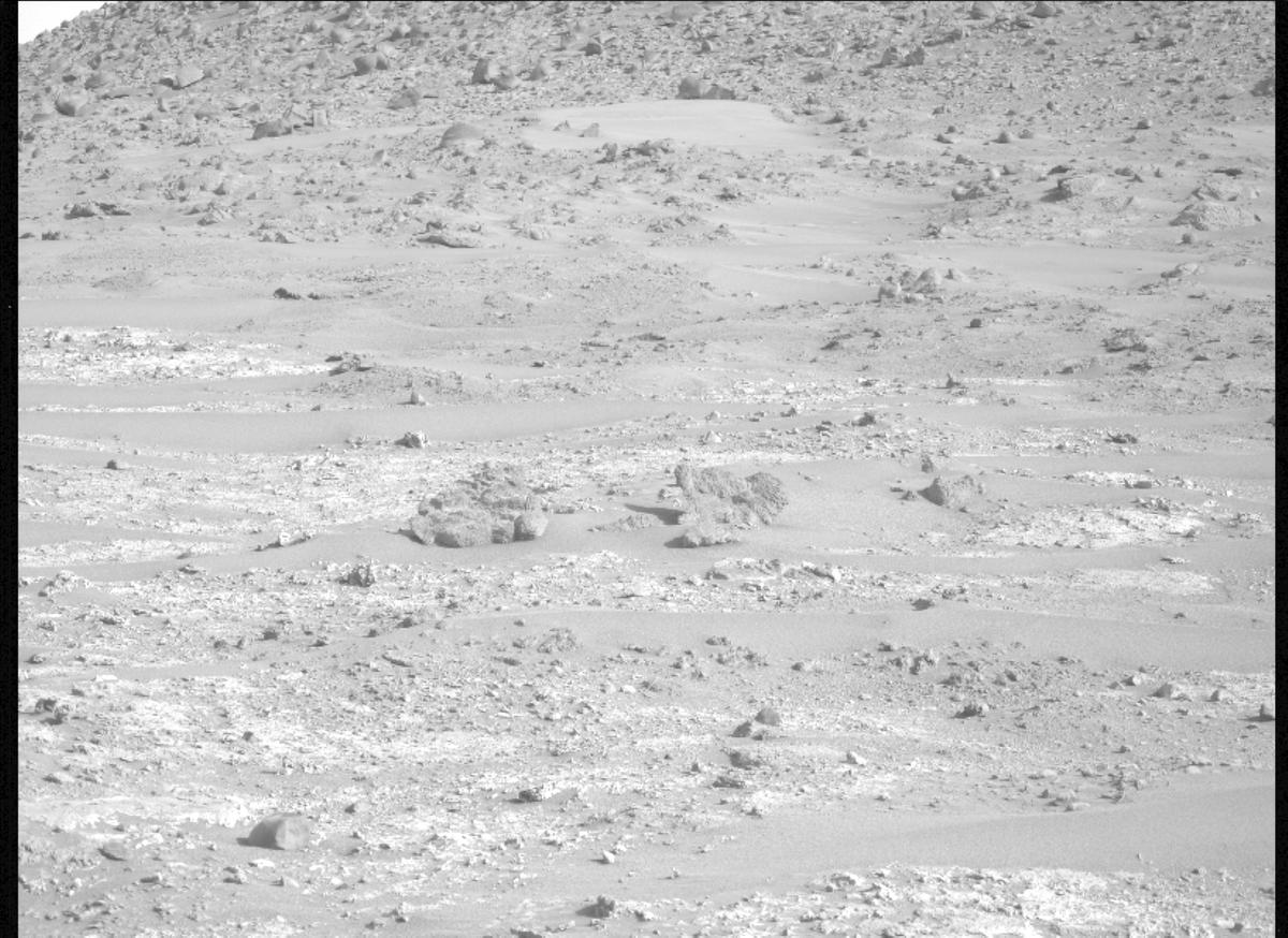 This image was taken by MCZ_LEFT onboard NASA's Mars rover Perseverance on Sol 1233