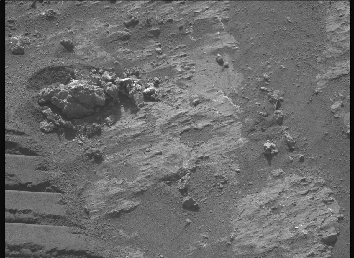 This image was taken by MCZ_RIGHT onboard NASA's Mars rover Perseverance on Sol 1235