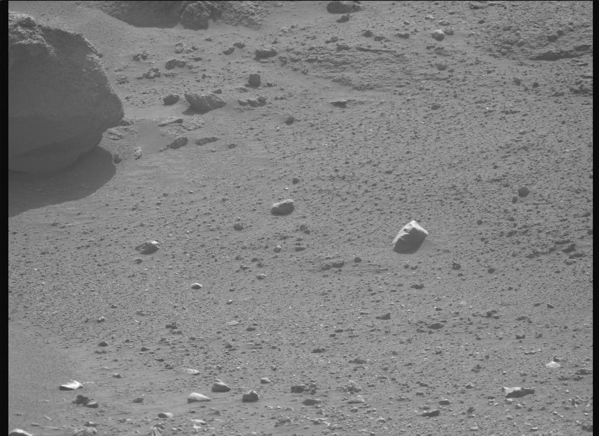This image was taken by MCZ_RIGHT onboard NASA's Mars rover Perseverance on Sol 1240