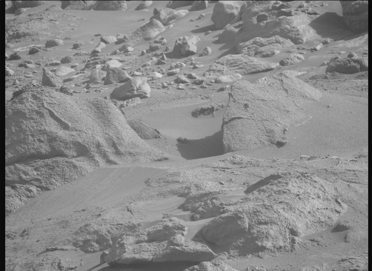 This image was taken by MCZ_RIGHT onboard NASA's Mars rover Perseverance on Sol 1245