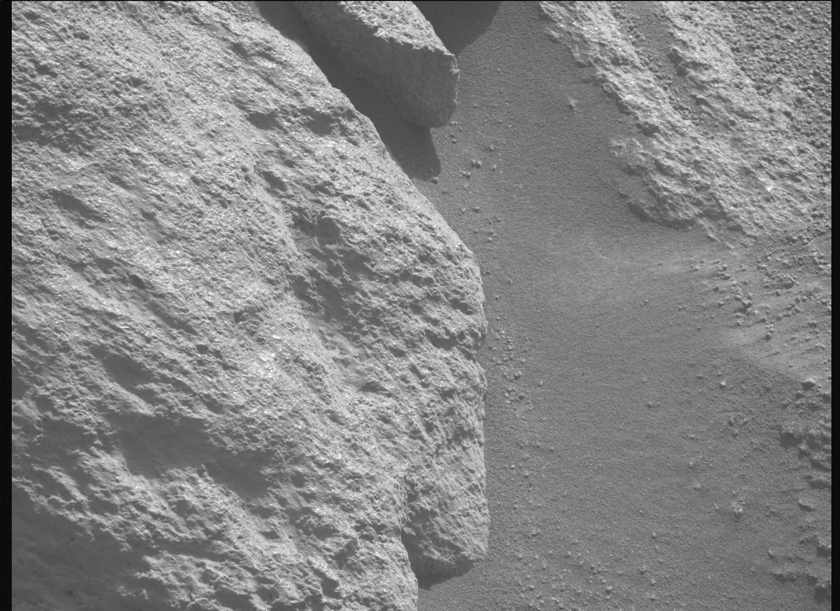 This image was taken by MCZ_RIGHT onboard NASA's Mars rover Perseverance on Sol 1247