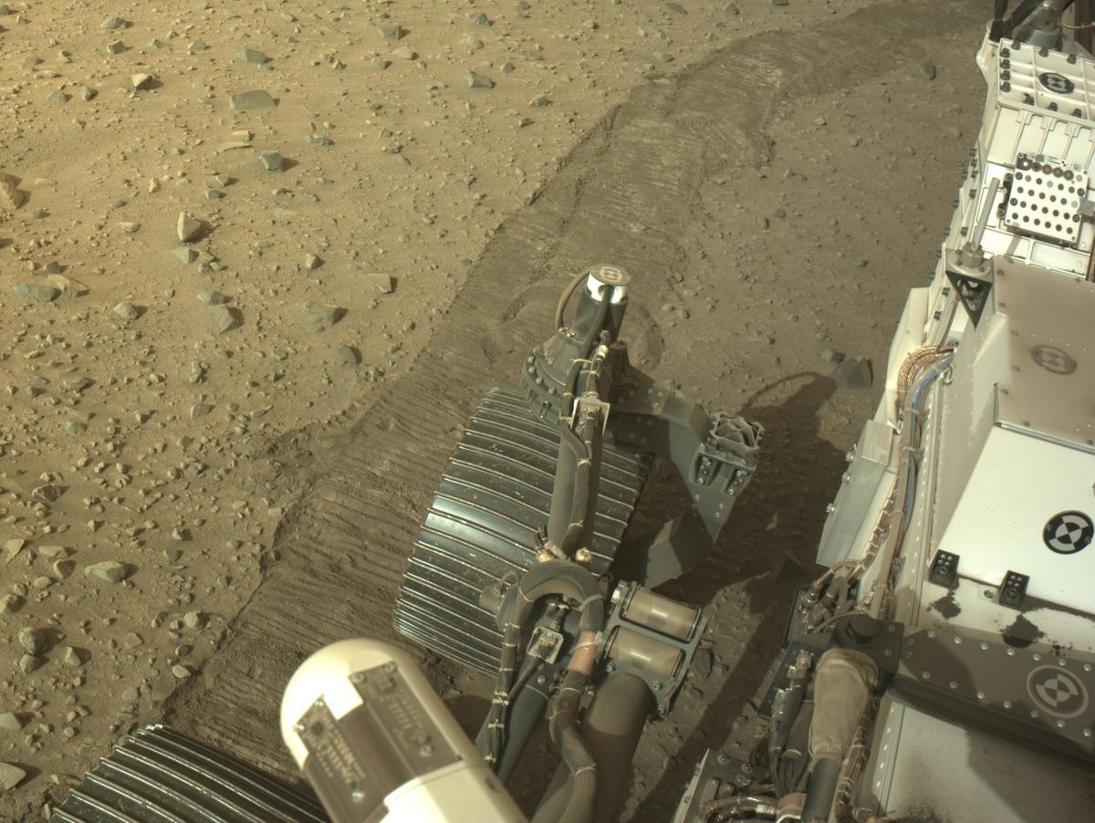 This image was taken by NAVCAM_LEFT onboard NASA's Mars rover Perseverance on Sol 1252