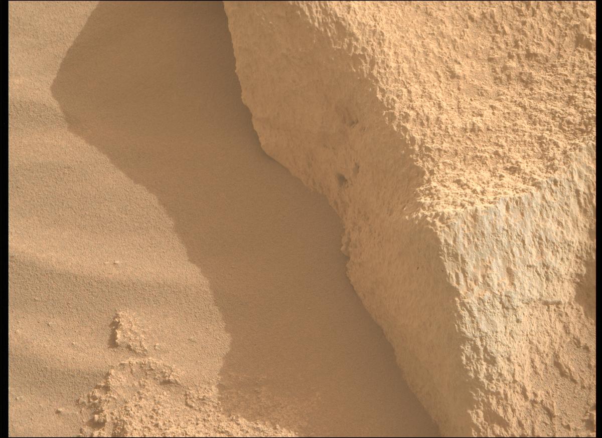 This image was taken by MCZ_RIGHT onboard NASA's Mars rover Perseverance on Sol 1256