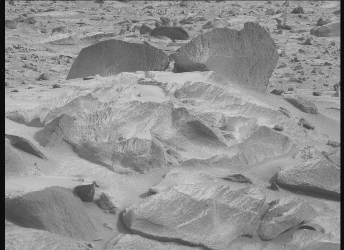 This image was taken by MCZ_RIGHT onboard NASA's Mars rover Perseverance on Sol 1256