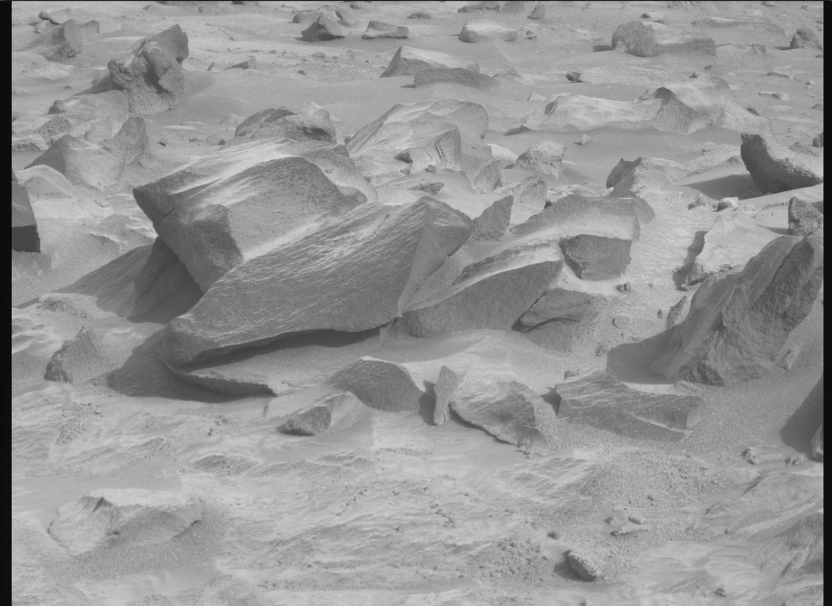 This image was taken by MCZ_RIGHT onboard NASA's Mars rover Perseverance on Sol 1261