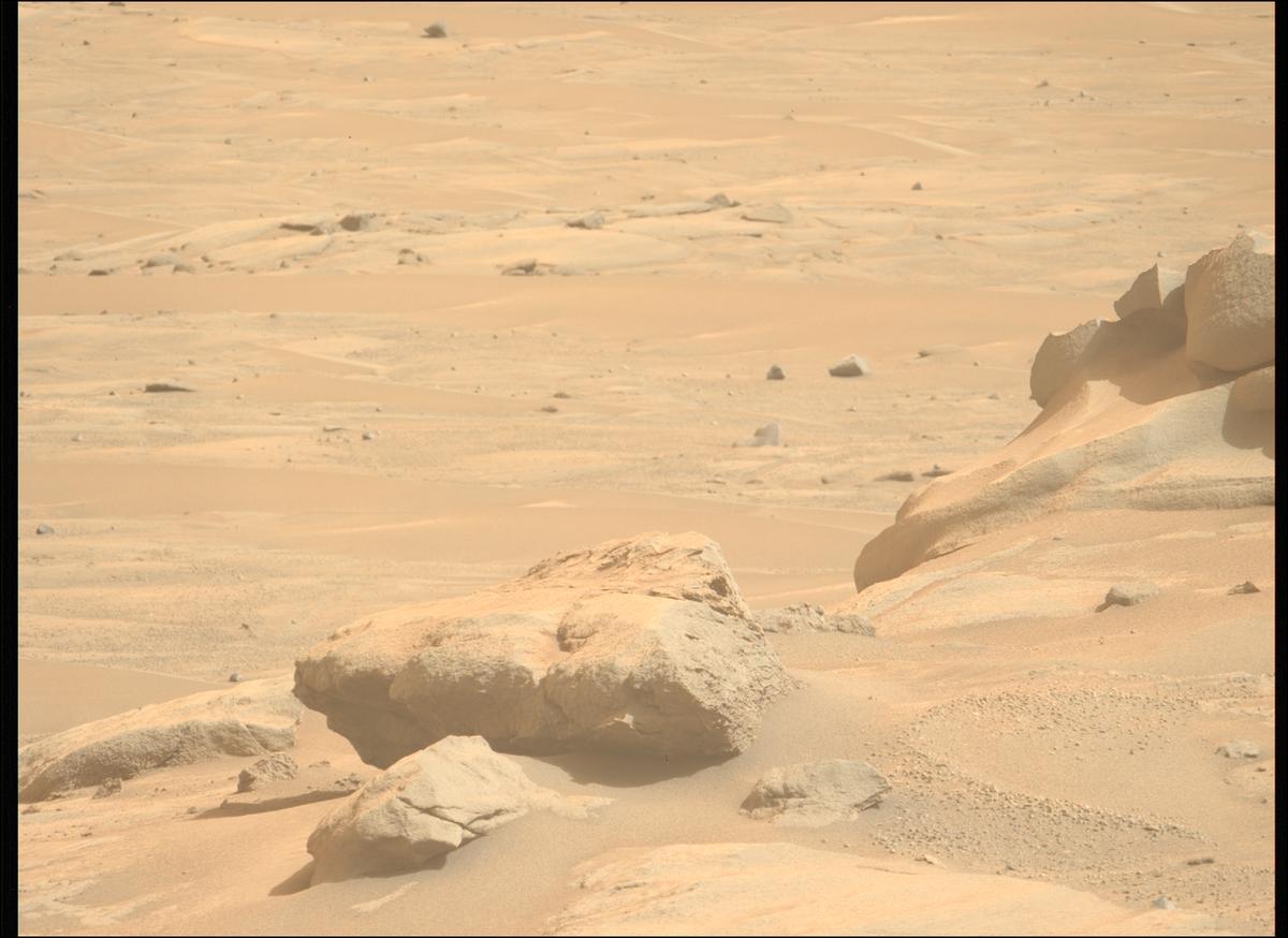 This image was taken by MCZ_LEFT onboard NASA's Mars rover Perseverance on Sol 1268