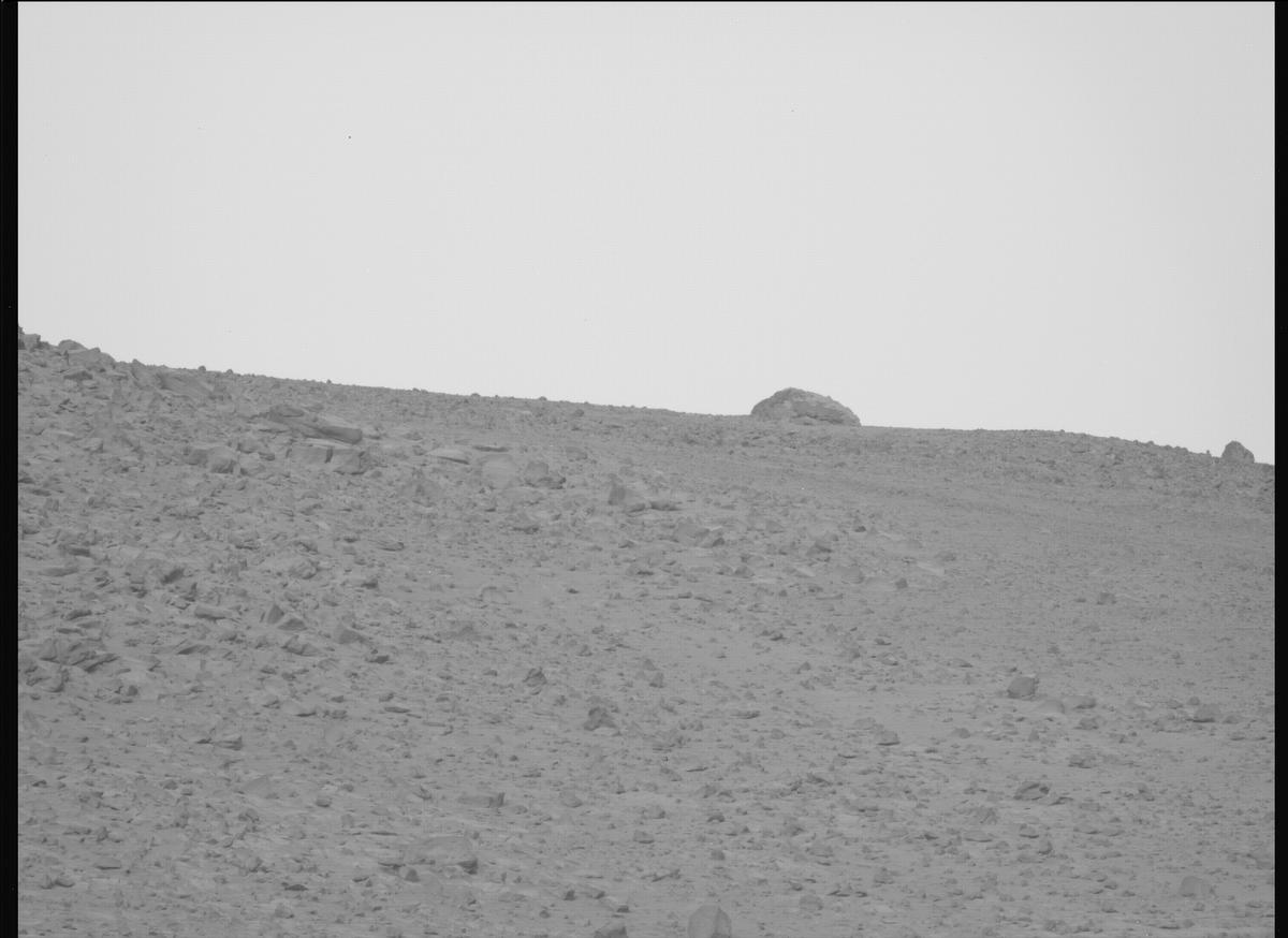 This image was taken by MCZ_LEFT onboard NASA's Mars rover Perseverance on Sol 1270