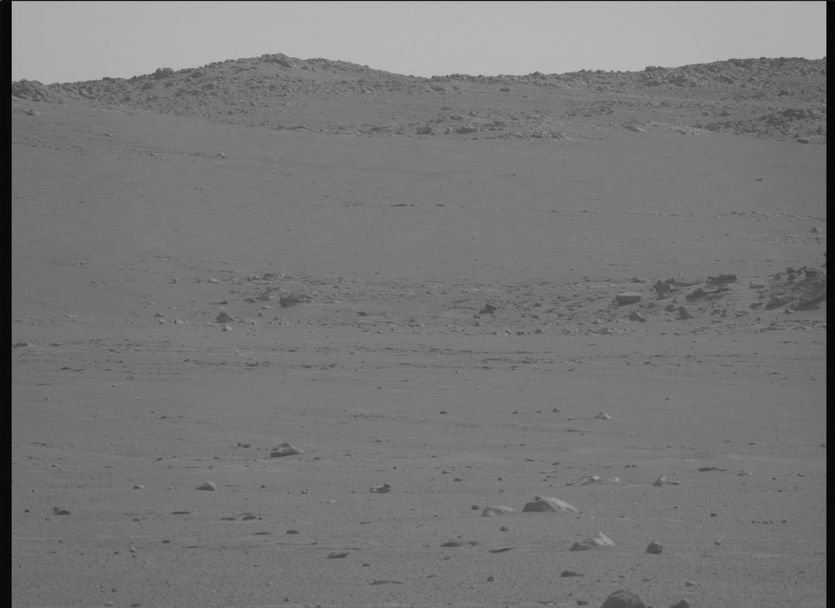This image was taken by MCZ_LEFT onboard NASA's Mars rover Perseverance on Sol 1272