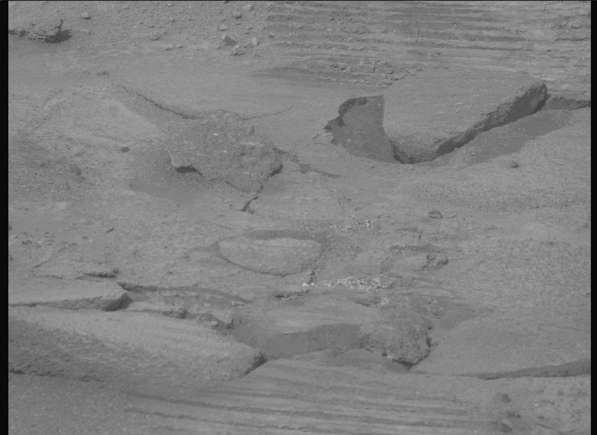 This image was taken by MCZ_LEFT onboard NASA's Mars rover Perseverance on Sol 1272