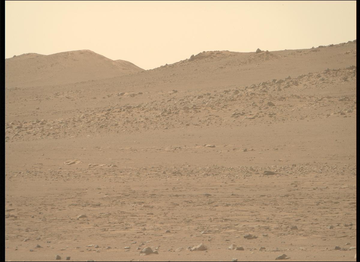 This image was taken by MCZ_RIGHT onboard NASA's Mars rover Perseverance on Sol 1272