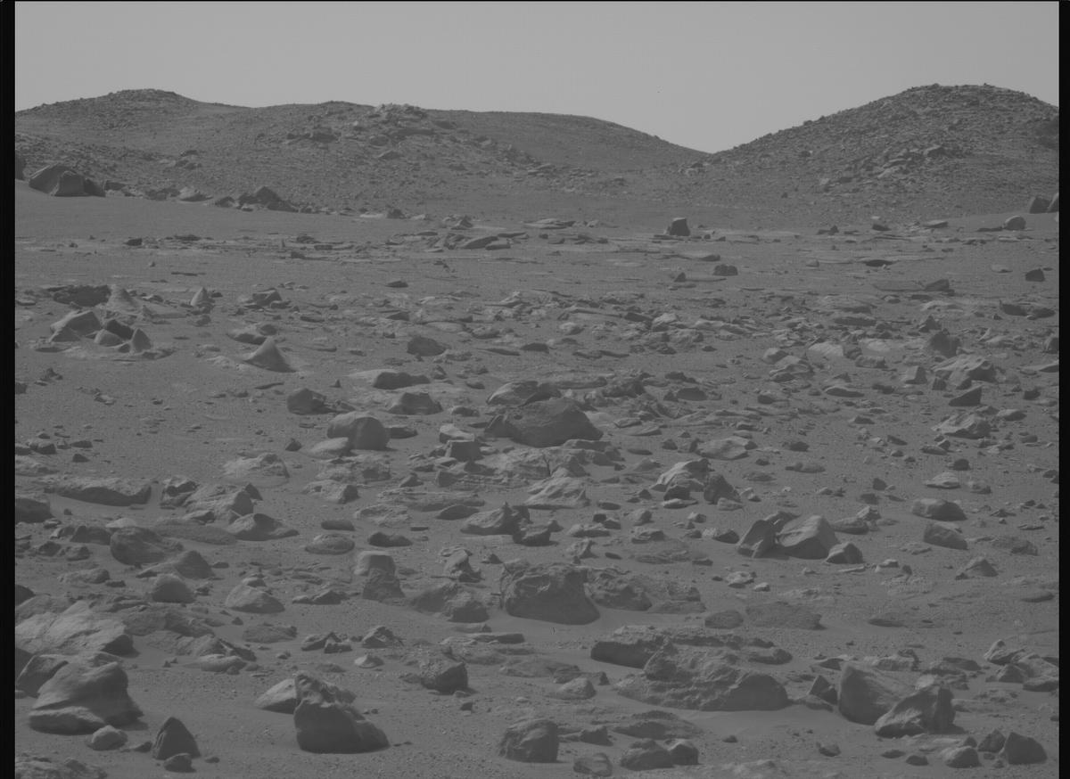 This image was taken by MCZ_LEFT onboard NASA's Mars rover Perseverance on Sol 1280