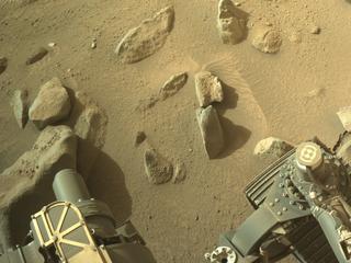 View image taken on Mars, Mars Perseverance Sol 1281: Right Navigation Camera (Navcam)