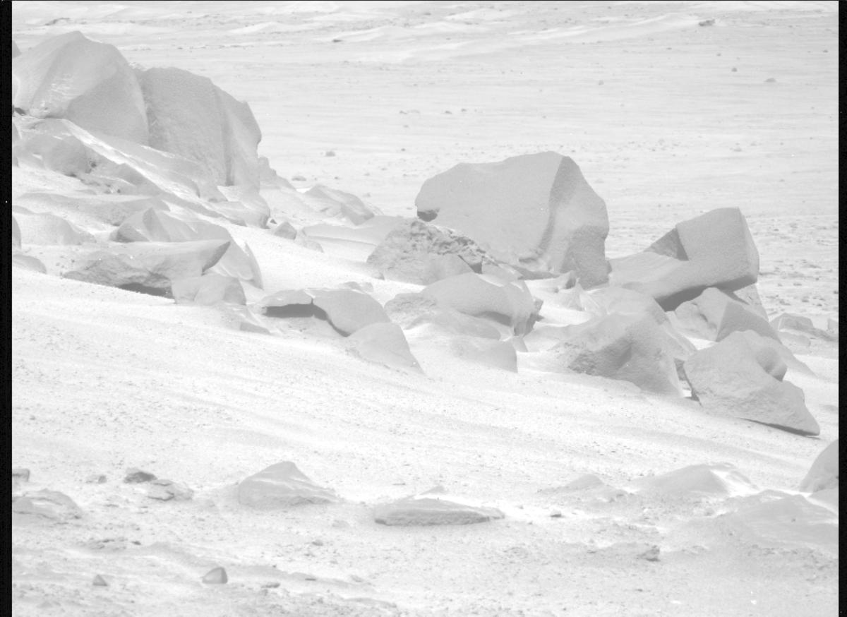 This image was taken by MCZ_LEFT onboard NASA's Mars rover Perseverance on Sol 1289