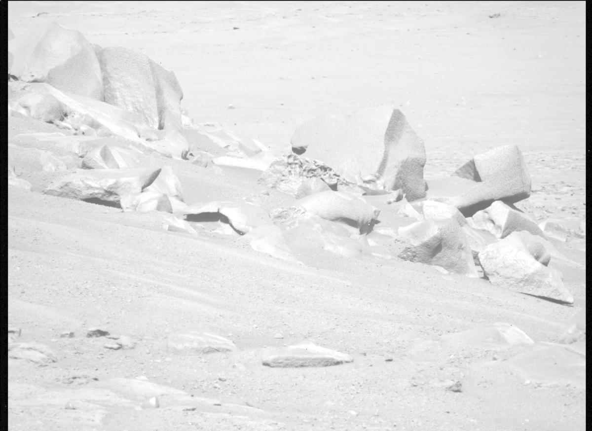 This image was taken by MCZ_LEFT onboard NASA's Mars rover Perseverance on Sol 1289