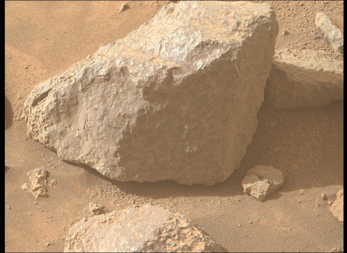 This image was taken by MCZ_RIGHT onboard NASA's Mars rover Perseverance on Sol 1294