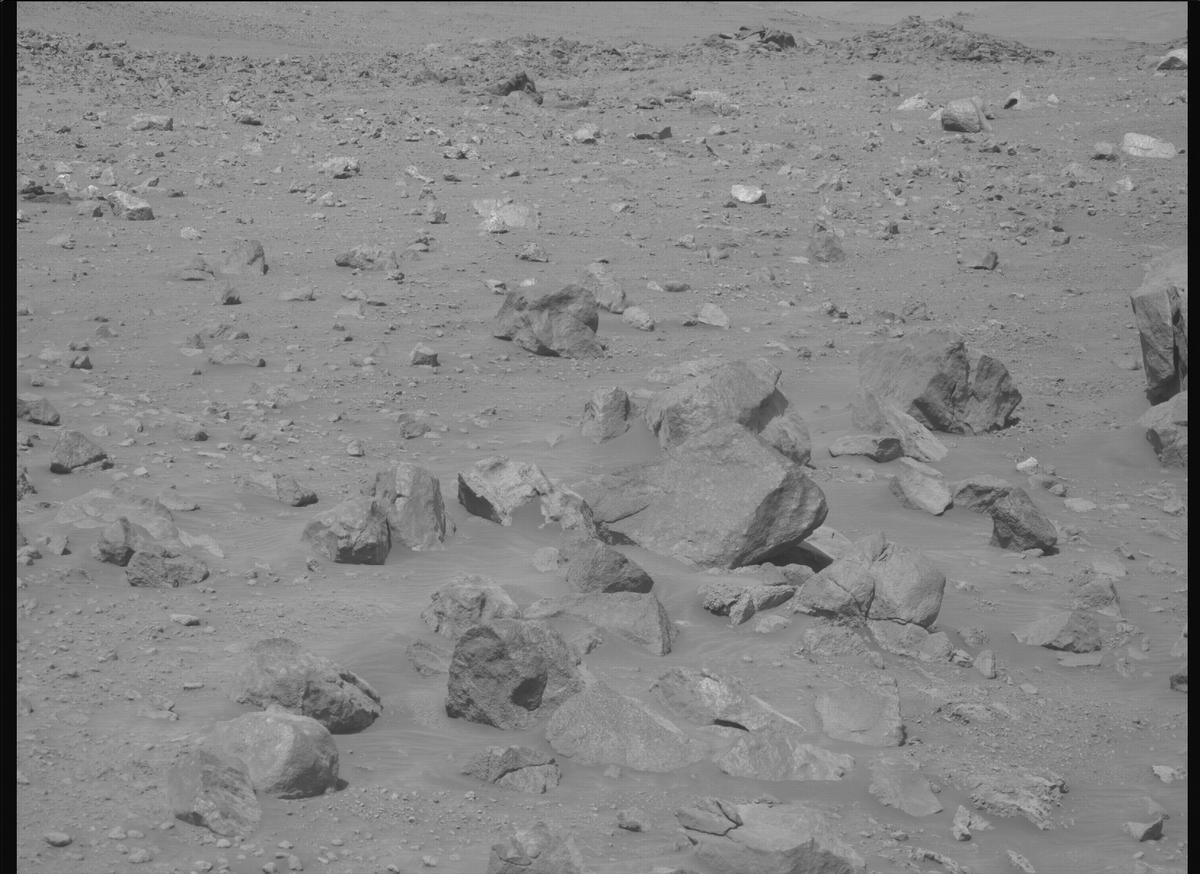 This image was taken by MCZ_RIGHT onboard NASA's Mars rover Perseverance on Sol 1302