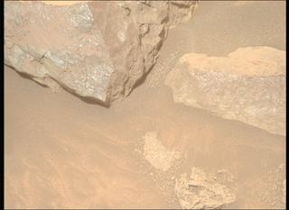 View image taken on Mars, Mars Perseverance Sol 1303: Right Mastcam-Z Camera