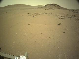View image taken on Mars, Mars Perseverance Sol 1307: Right Navigation Camera (Navcam)