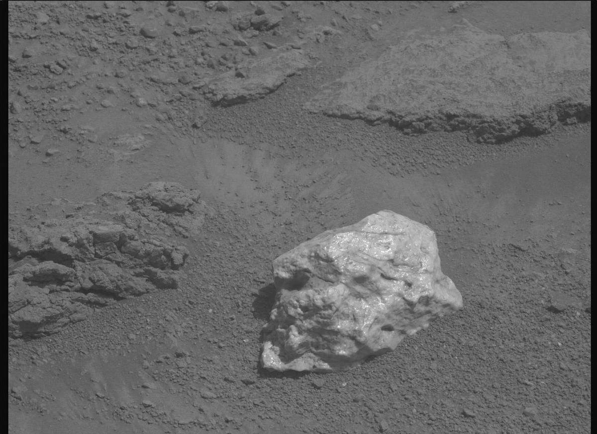 This image was taken by MCZ_LEFT onboard NASA's Mars rover Perseverance on Sol 1313