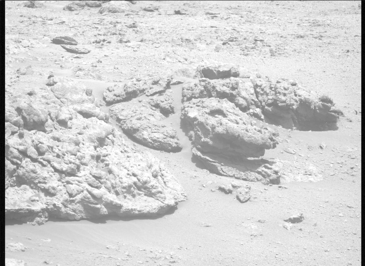 This image was taken by MCZ_LEFT onboard NASA's Mars rover Perseverance on Sol 1317