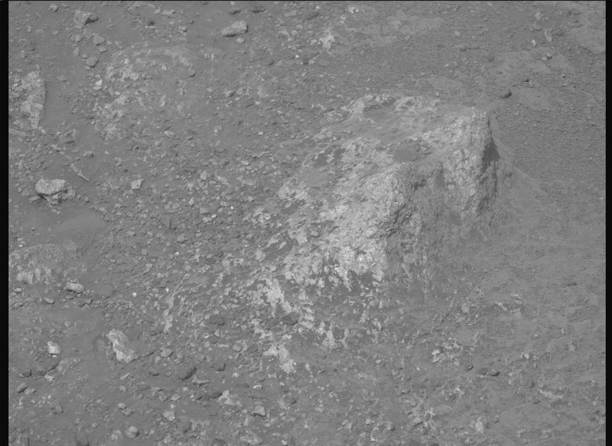 This image was taken by MCZ_LEFT onboard NASA's Mars rover Perseverance on Sol 1319