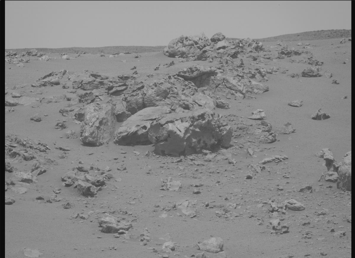 This image was taken by MCZ_RIGHT onboard NASA's Mars rover Perseverance on Sol 1319