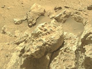 View image taken on Mars, Mars Perseverance Sol 1321: Right Navigation Camera (Navcam)