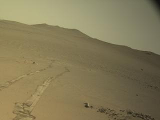 View image taken on Mars, Mars Perseverance Sol 1321: Right Navigation Camera (Navcam)