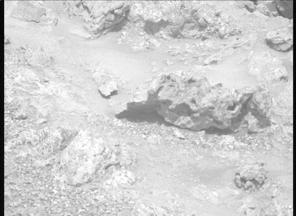 This image was taken by MCZ_LEFT onboard NASA's Mars rover Perseverance on Sol 1321