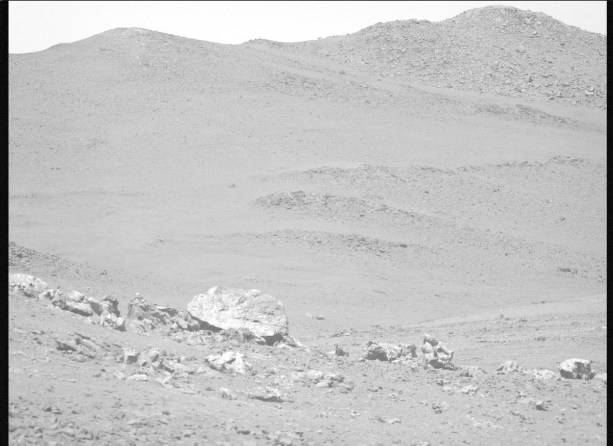 This image was taken by MCZ_LEFT onboard NASA's Mars rover Perseverance on Sol 1321