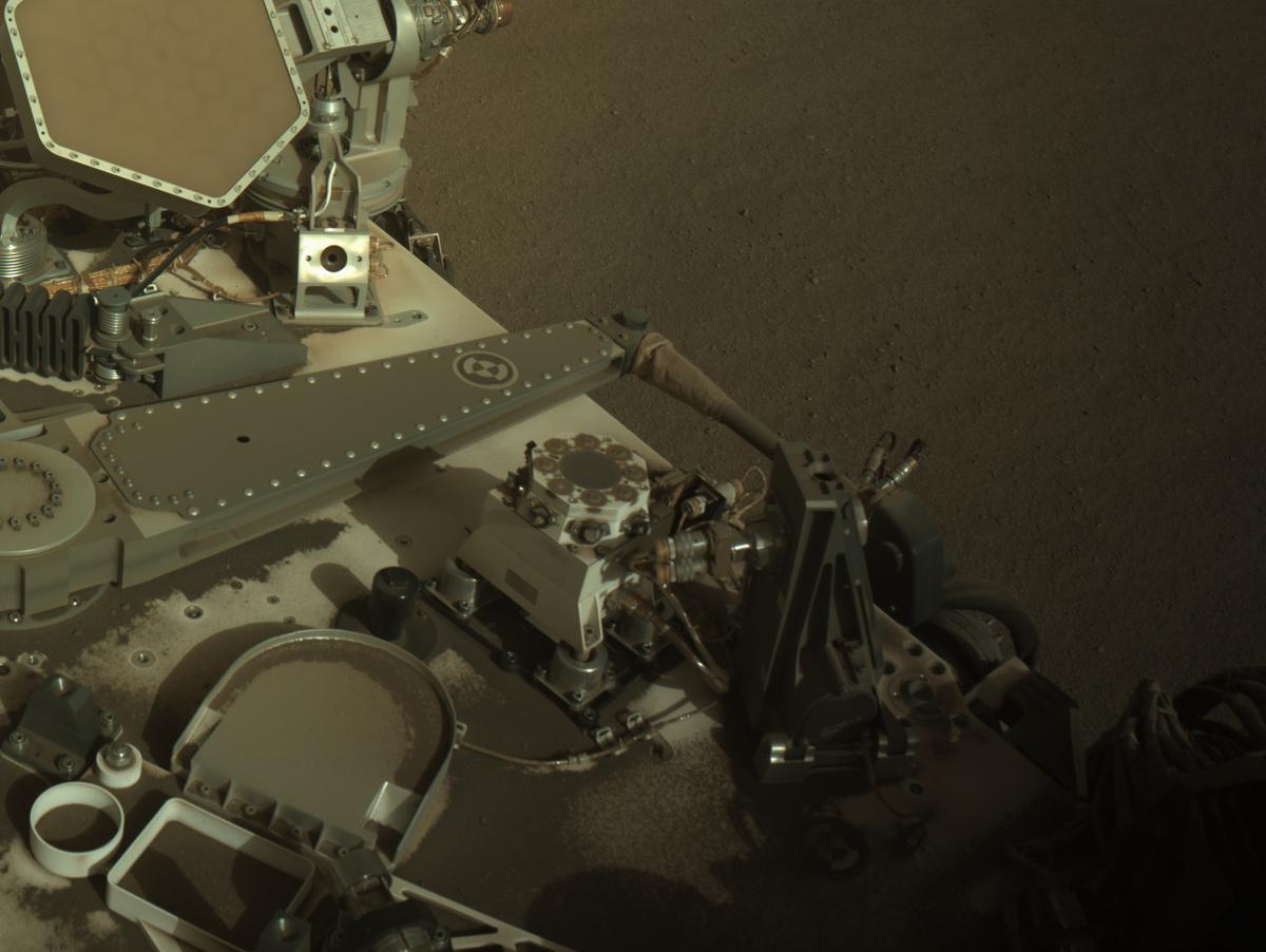 This image was taken by NAVCAM_RIGHT onboard NASA's Mars rover Perseverance on Sol 1324