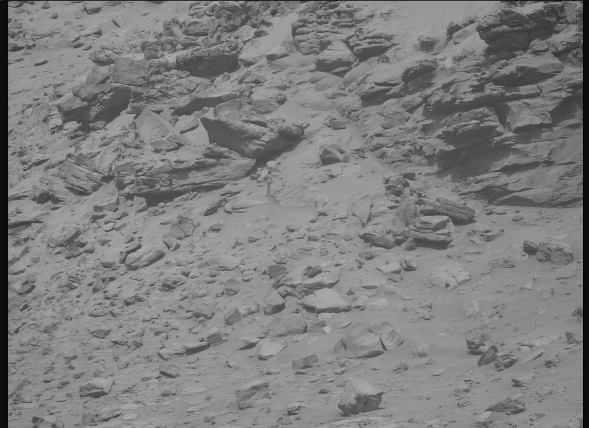 This image was taken by MCZ_RIGHT onboard NASA's Mars rover Perseverance on Sol 1324