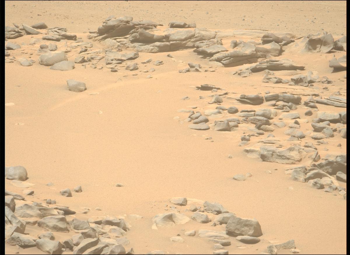 This image was taken by MCZ_LEFT onboard NASA's Mars rover Perseverance on Sol 1327