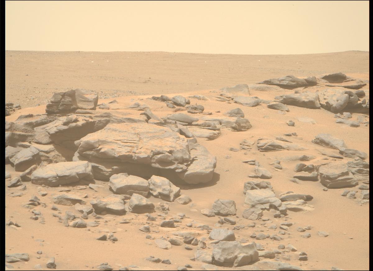 This image was taken by MCZ_RIGHT onboard NASA's Mars rover Perseverance on Sol 1327