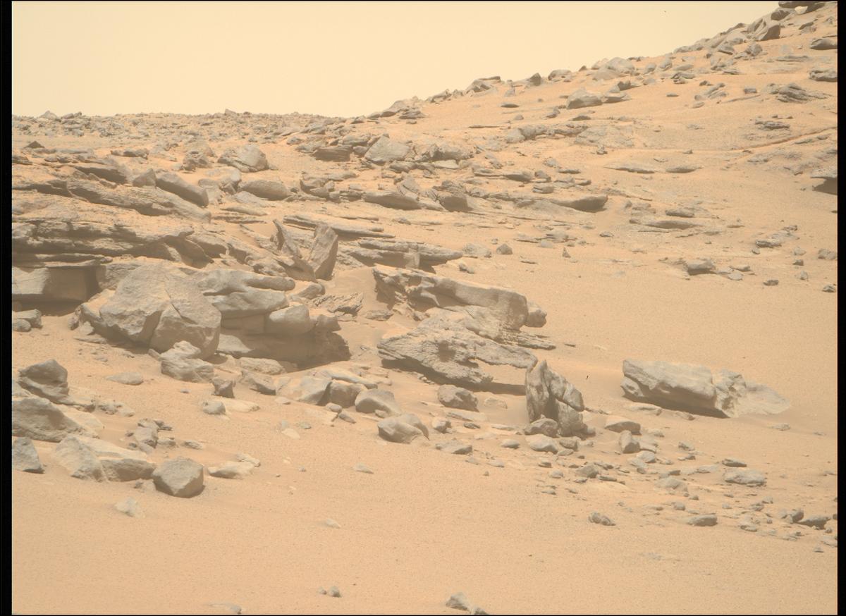 This image was taken by MCZ_RIGHT onboard NASA's Mars rover Perseverance on Sol 1327
