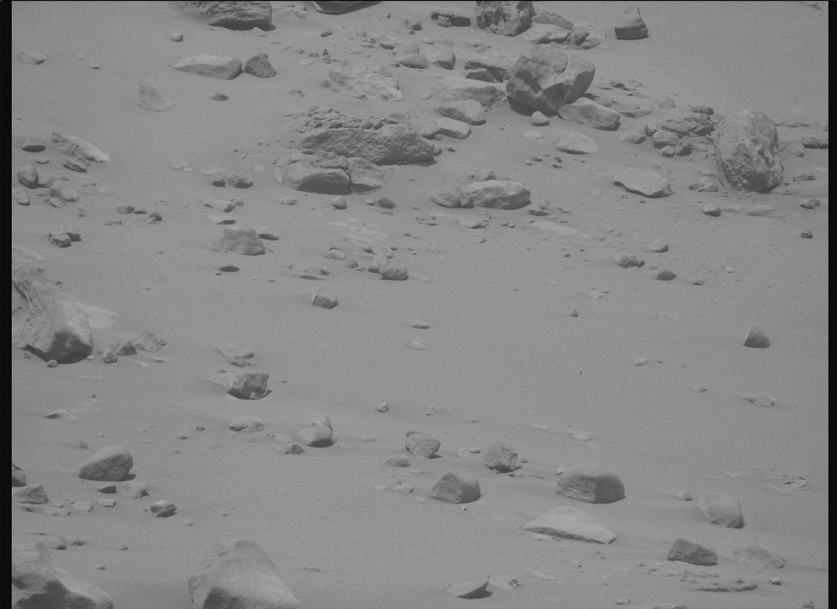 This image was taken by MCZ_RIGHT onboard NASA's Mars rover Perseverance on Sol 1327