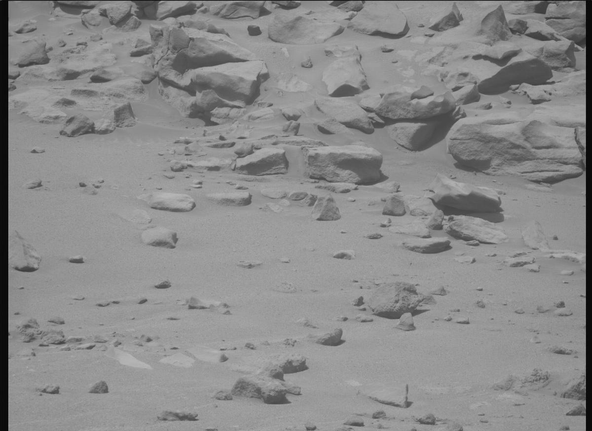 This image was taken by MCZ_RIGHT onboard NASA's Mars rover Perseverance on Sol 1327