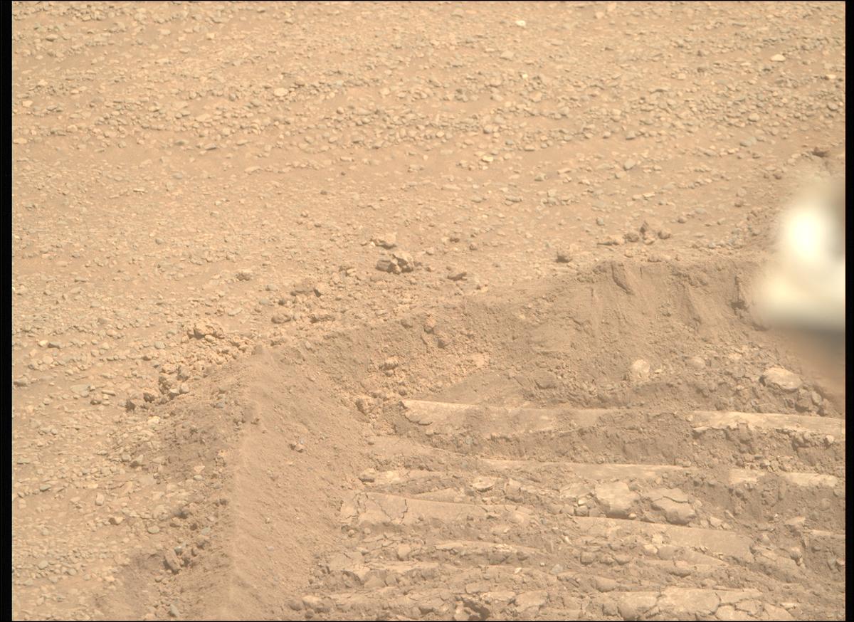 This image was taken by MCZ_RIGHT onboard NASA's Mars rover Perseverance on Sol 1331