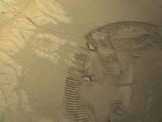 View image taken on Mars, Mars Perseverance Sol 1333: Right Navigation Camera (Navcam)