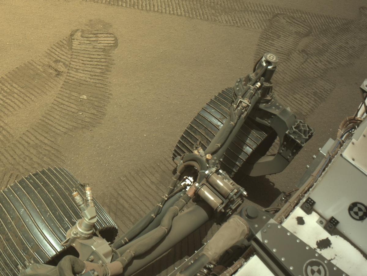 This image was taken by NAVCAM_RIGHT onboard NASA's Mars rover Perseverance on Sol 1333