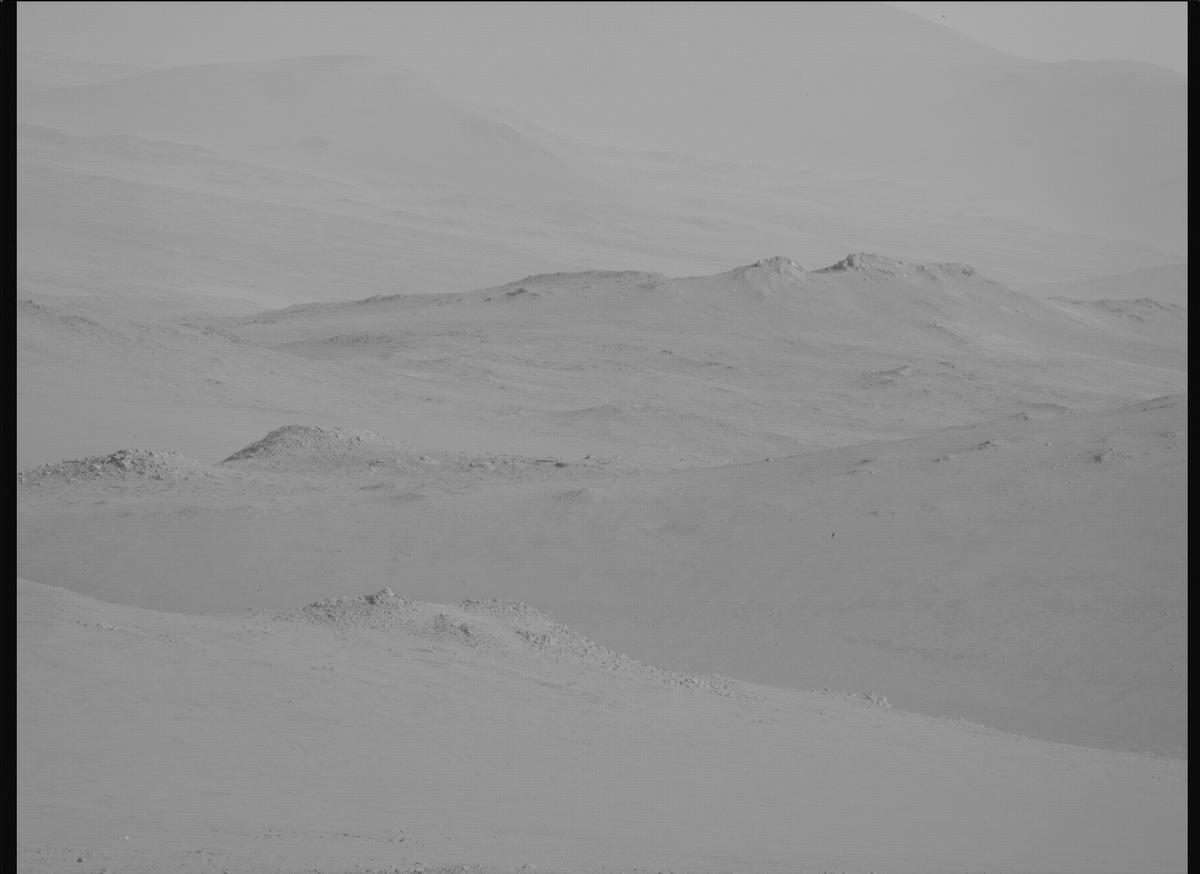 This image was taken by MCZ_RIGHT onboard NASA's Mars rover Perseverance on Sol 1349