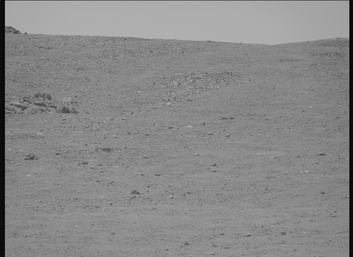This image was taken by MCZ_RIGHT onboard NASA's Mars rover Perseverance on Sol 1351