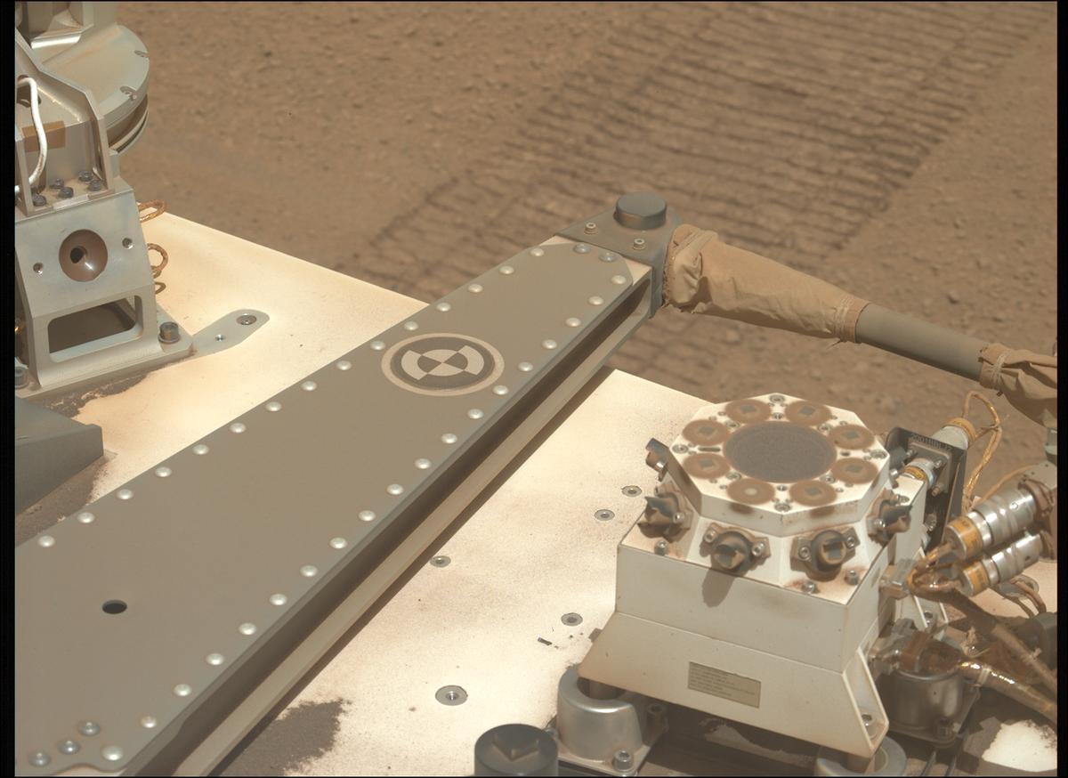 This image was taken by MCZ_LEFT onboard NASA's Mars rover Perseverance on Sol 1357