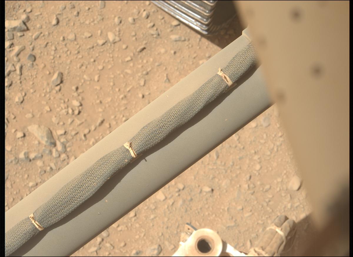 This image was taken by MCZ_LEFT onboard NASA's Mars rover Perseverance on Sol 1357