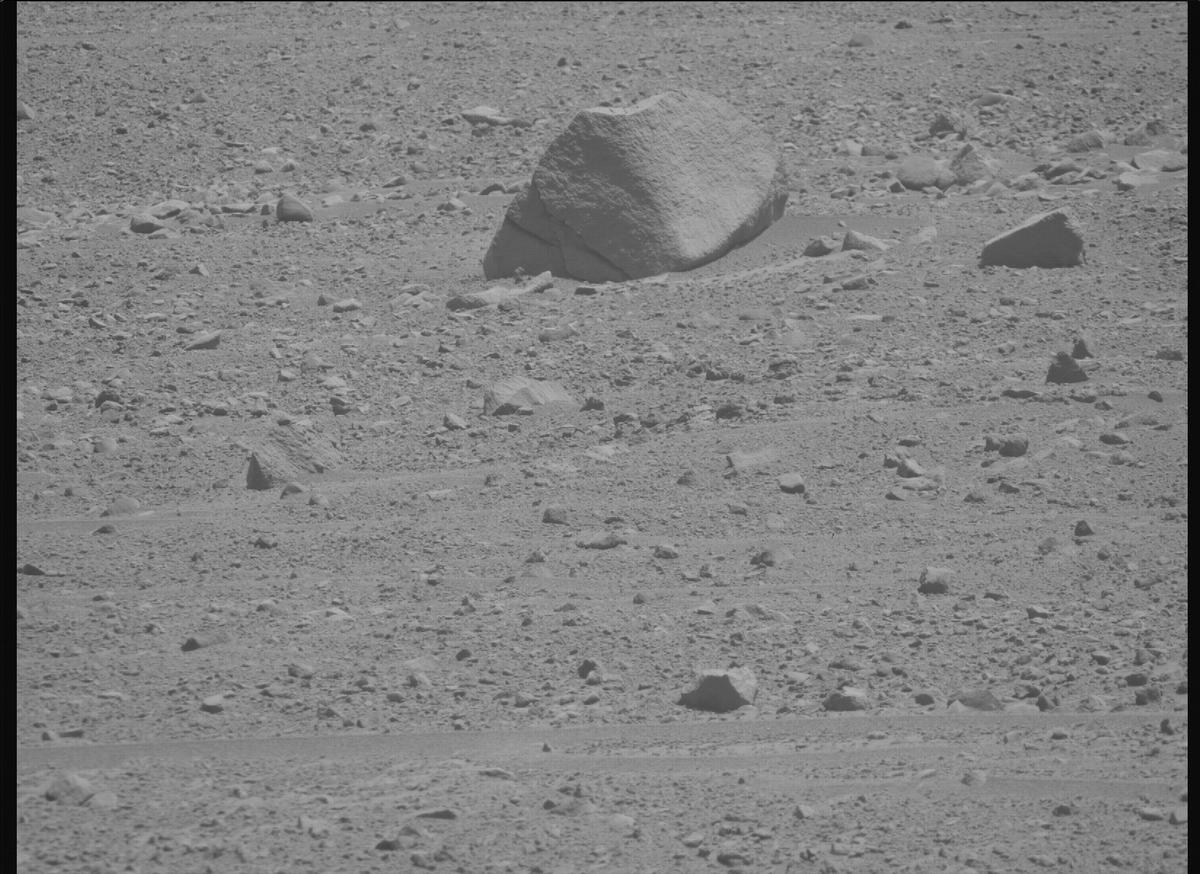 This image was taken by MCZ_RIGHT onboard NASA's Mars rover Perseverance on Sol 1357