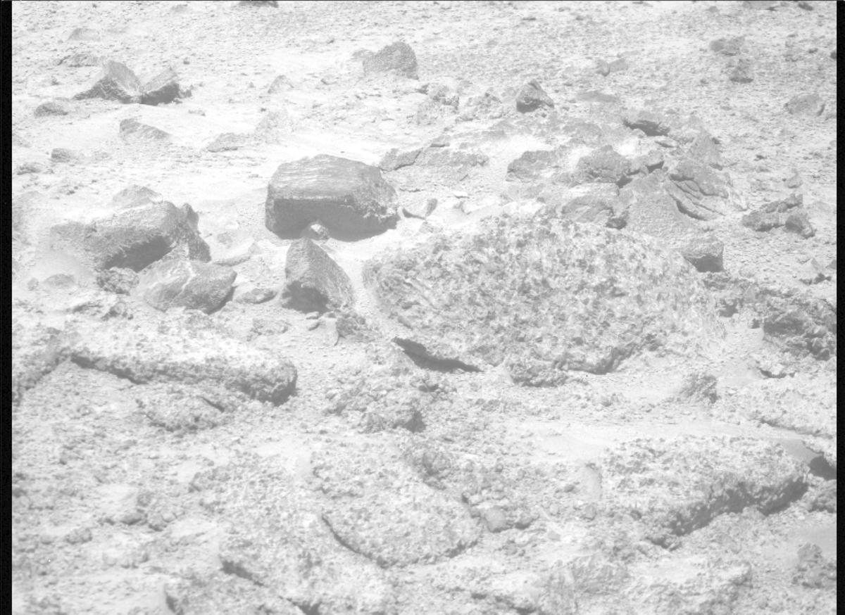 This image was taken by MCZ_RIGHT onboard NASA's Mars rover Perseverance on Sol 1357