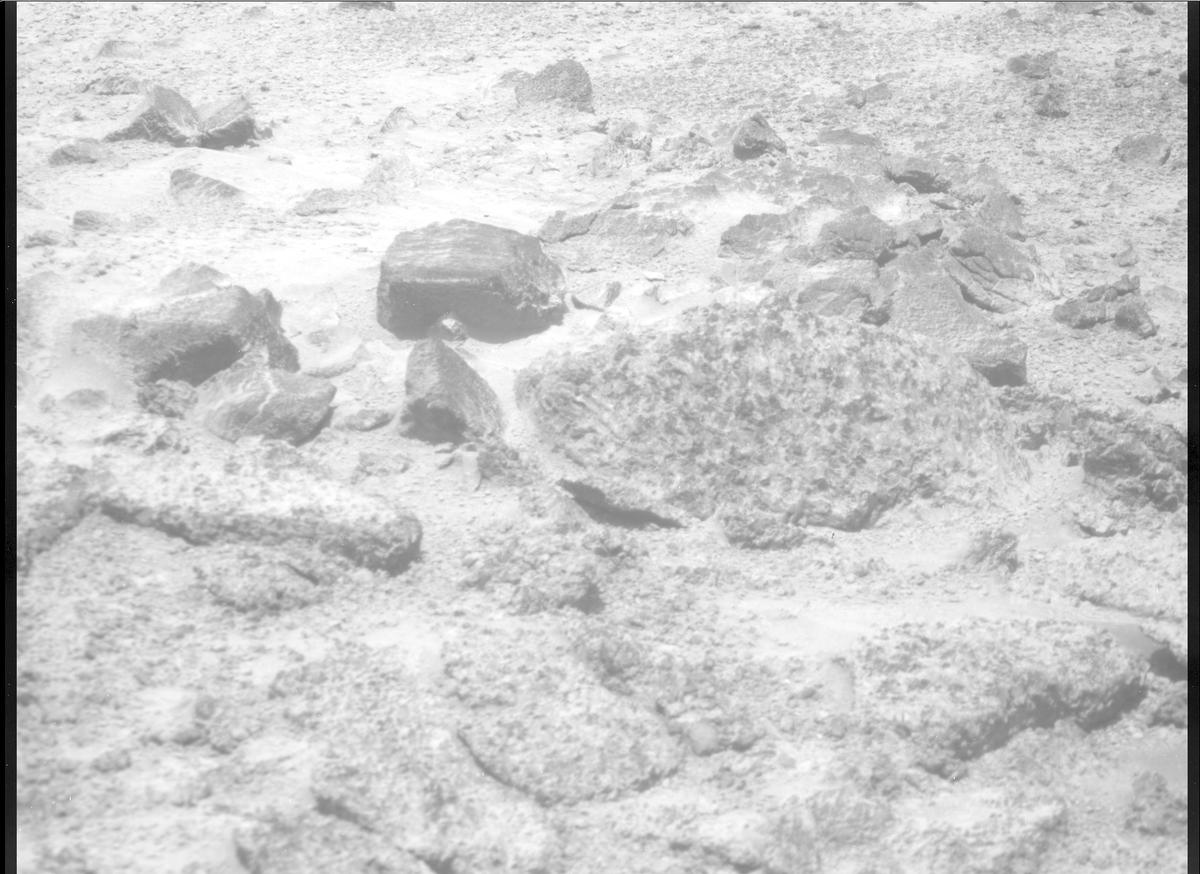 This image was taken by MCZ_RIGHT onboard NASA's Mars rover Perseverance on Sol 1357