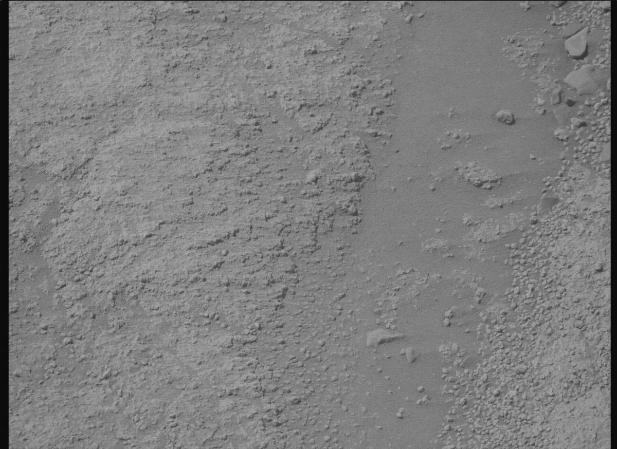 This image was taken by MCZ_RIGHT onboard NASA's Mars rover Perseverance on Sol 1360