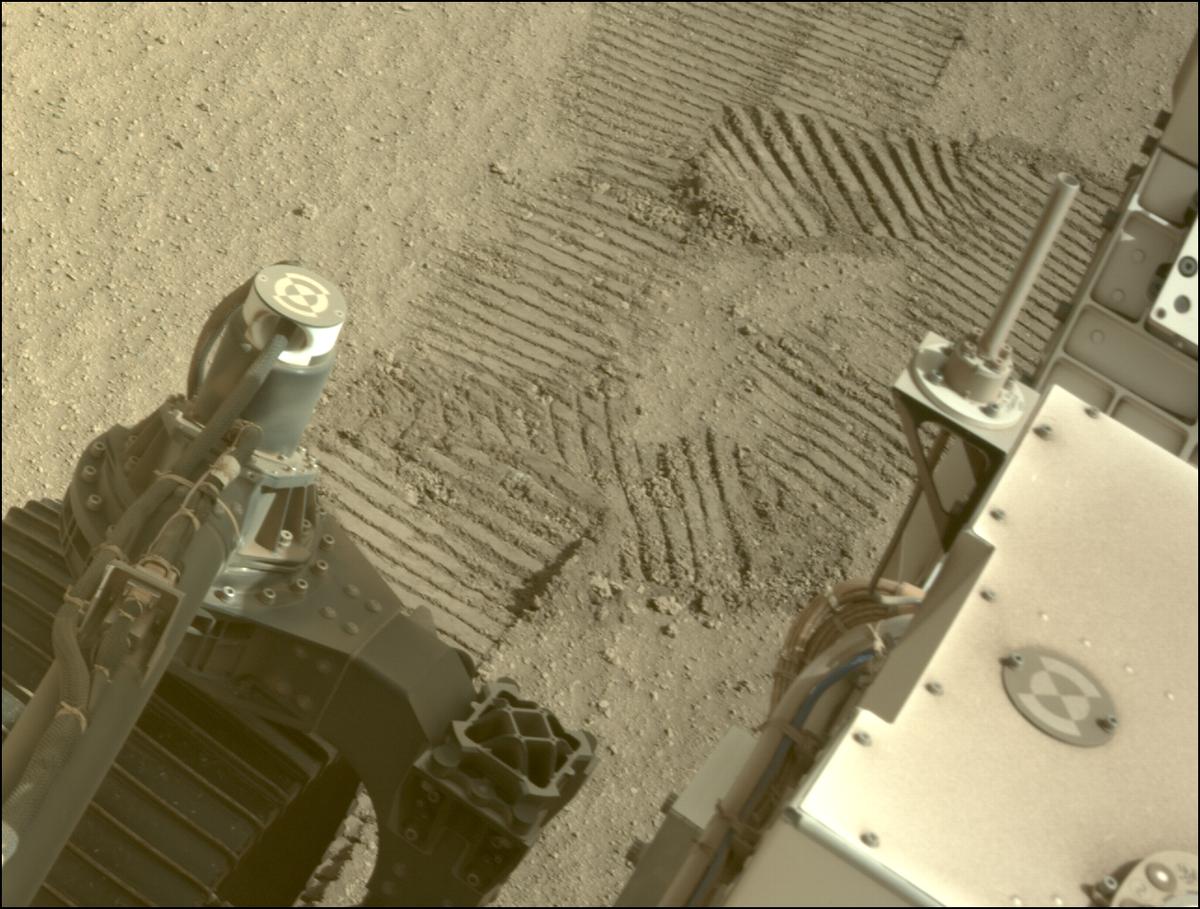 This image was taken by NAVCAM_RIGHT onboard NASA's Mars rover Perseverance on Sol 1367